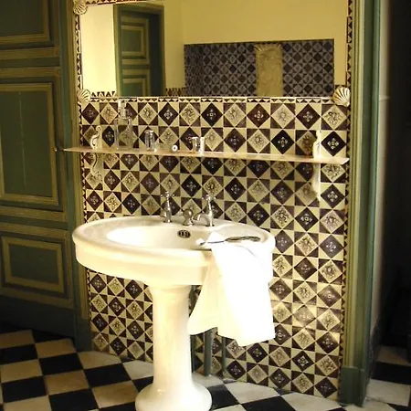 Oda ve Kahvaltı Chambres D'hotes D'arquier *